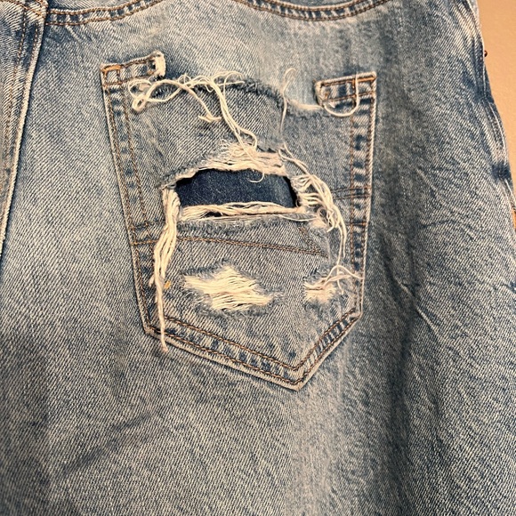 American Eagle Size 6 Mom Jean - Picture 3 of 5